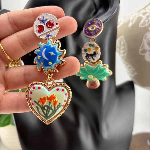 Colorful Enamel Statement Earrings โจ - Picture 7 of 10